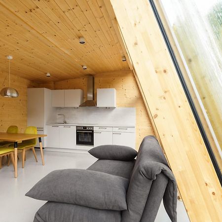 Mondholz - Urban Inn 24-7 Инсбрук Екстериор снимка