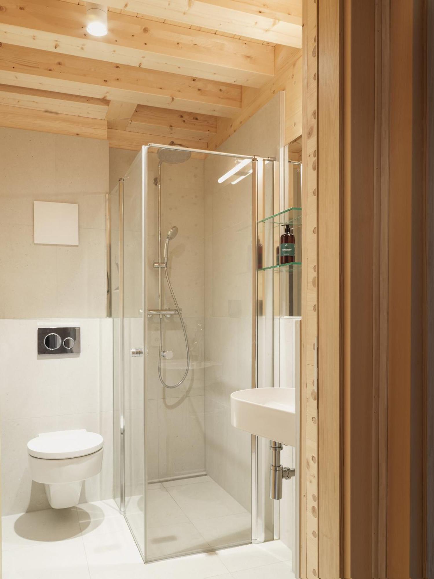 Mondholz - Urban Inn 24-7 Инсбрук Екстериор снимка